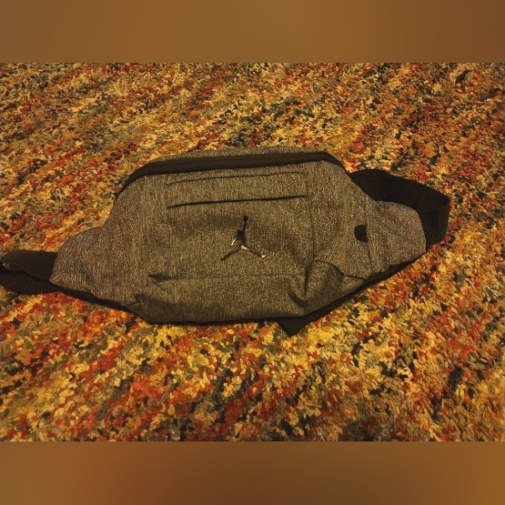 Jordan Gray Crossbody Bag